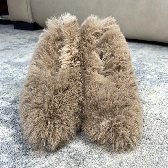 New Jeffrey Campbell Fluff MF Faux Fur Block Heel Mules Furry Beige Sz 5.5 - Picture 4 of 12